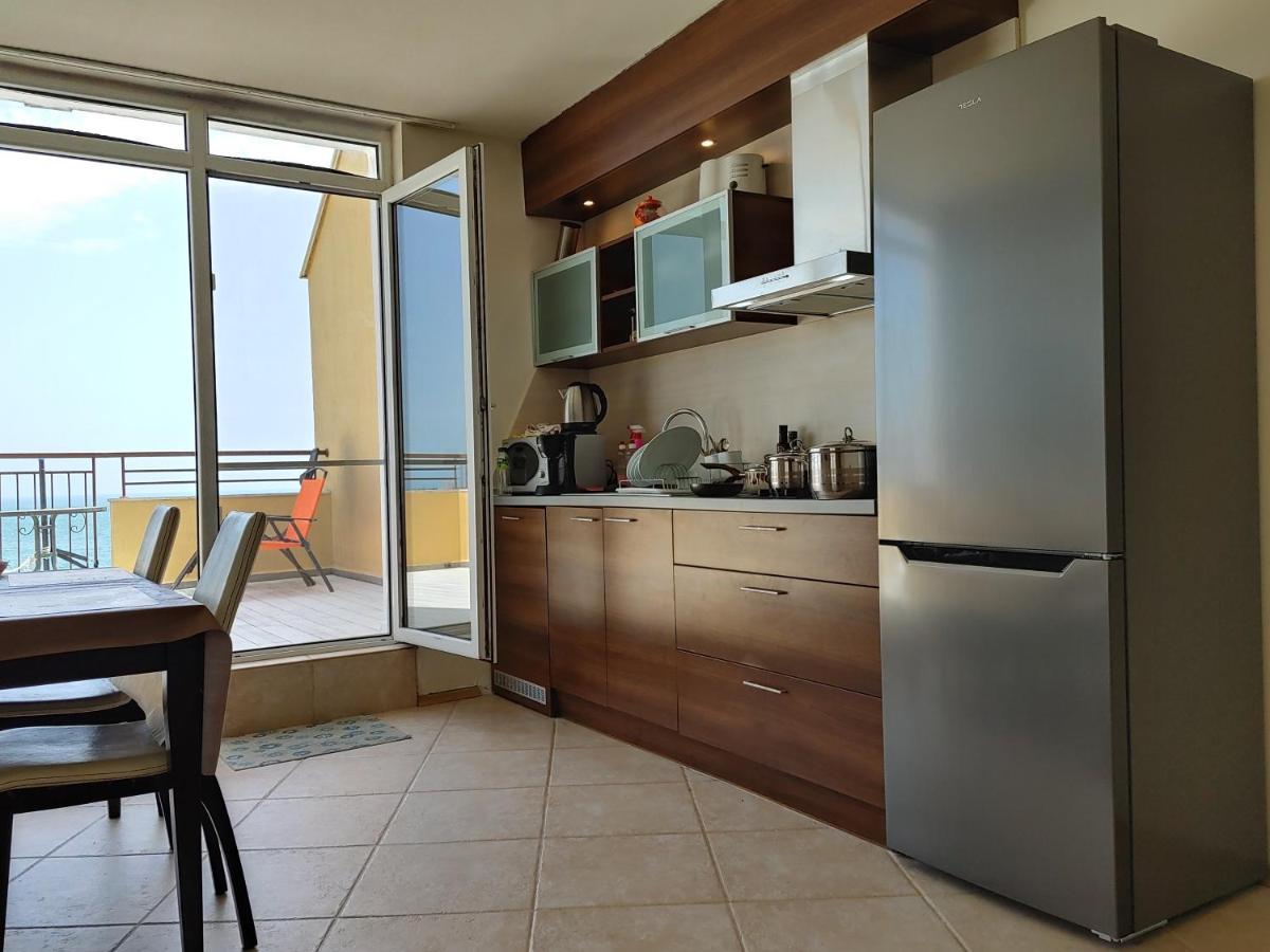 Akb Apartment Sea View Aheloy Exterior photo